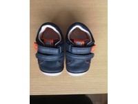 clarks baby shoes size 2.5